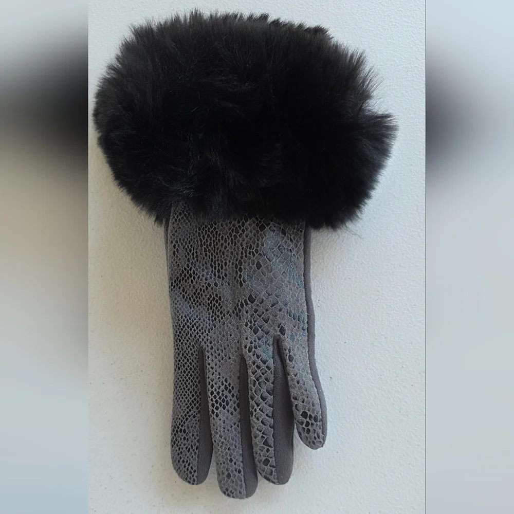 Chic Black and Gray Snake Print Gloves